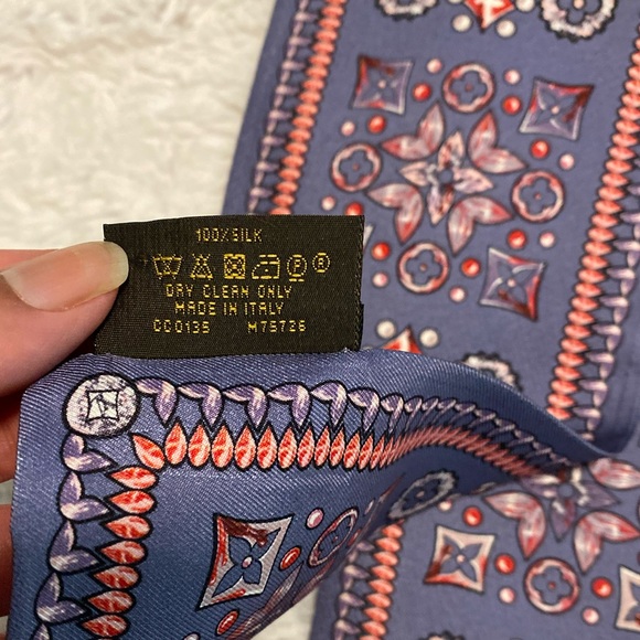 New Authentic Louis Vuitton Bandeau❗️ - Picture 4 of 4